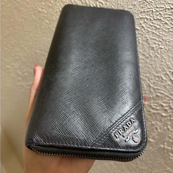 Prada Saffiano Black Leather Full Zip Long Wallet Unisex - Picture 10 of 10